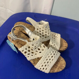 NWT Youth‎ girls SO Adrienne chunky wedge peep toe, strappy, girls size 4